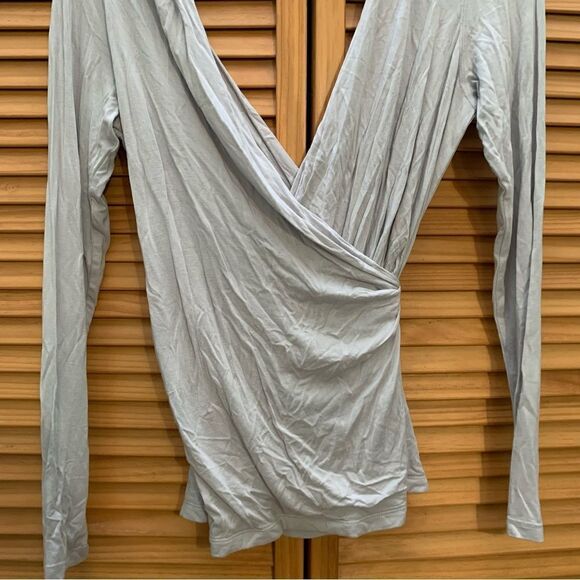 Free People Gray Long Sleeve Size Medium - Picture 2 of 6